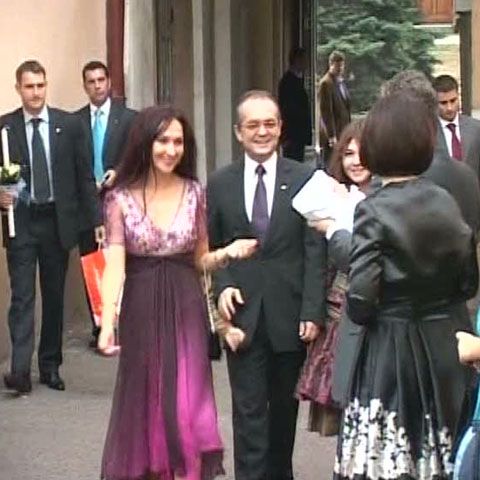 Emil Boc este iar naş de botez - VEZI VIDEO