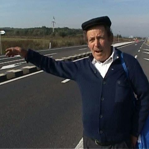 Mii de localnici din Sibiu trebuie să facă autostopul pentru a ajunge la un medic