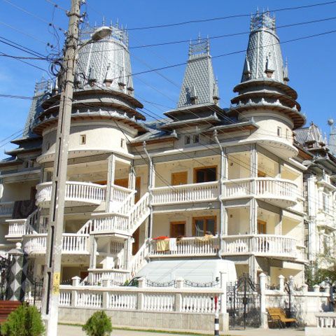 Fără turnuleţe şi pagode pe vilele din Pecica, judeţul Arad