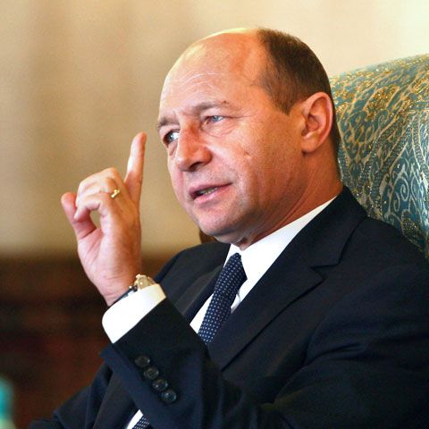 President Basescu refuses to indicate a possible government until discussions with the parties end