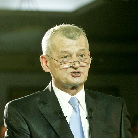 Oprescu s-a răzgândit: îl vrea premier pe Johannis