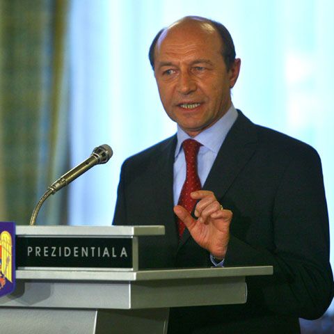 Preşedintele Traian Băsescu va anunţa partidele că propunerea sa de premier este Lucian Croitoru, potrivit NewsIn 
