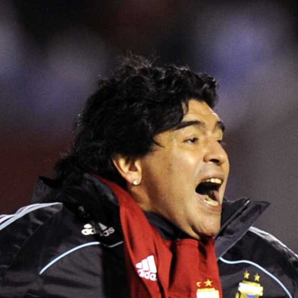 VIDEO / Maradona duce cu emoţii Argentina la Mondiale