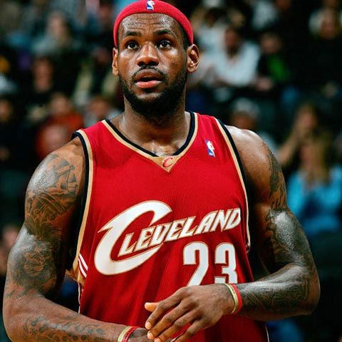 Baschet - Lebron James este suspect de gripă porcină