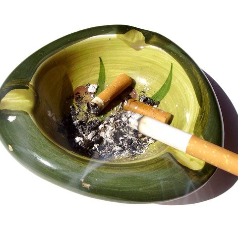 Fumătorii îşi pot trata dependenţa de tutun şi online