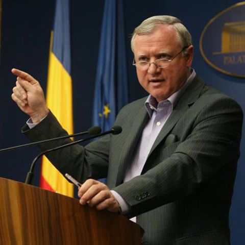 Sindicatele vor un om politic în fruntea Ministerului Muncii şi i-ar prefera pe Sârbu sau Şeitan