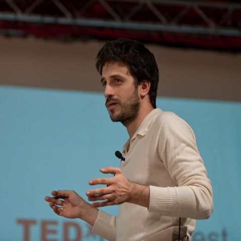 TEDx Bucharest: Cum să cucereşti spaţiul fără ajutor de la Cotroceni