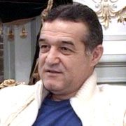 Gigi Becali a fost trimis în judecată pentru sechestrarea hoţilor maşinii sale