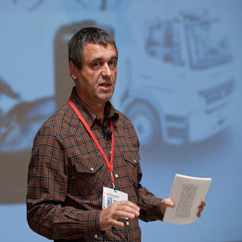 Campionul mondial en titre al invenţiilor, la TEDx Bucharest: "maşina trebuia să reziste la idioţi şi să poată fi operată de maimuţe"