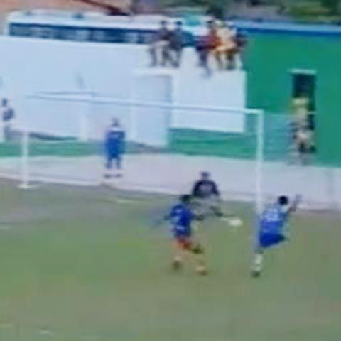 VIDEO / Blat pe faţă la un meci din Brazilia: 9 goluri în ultimele 9 minute!