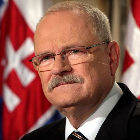 Preşedintele Slovaciei spune că alegerile anticipate ar putea pune capăt crizei politice din România