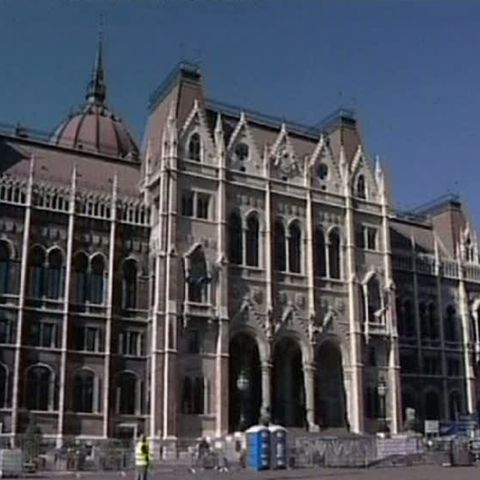 În urmă cu 20 de ani, Budapesta a oficializat pluripartitismul 