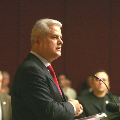 Conducerea Camerei a decis ca cererea de urmărire penală împotriva lui Năstase să nu se mai voteze