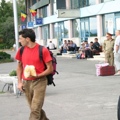 Călătorii CFR îşi vor putea cumpăra biletele de tren şi online