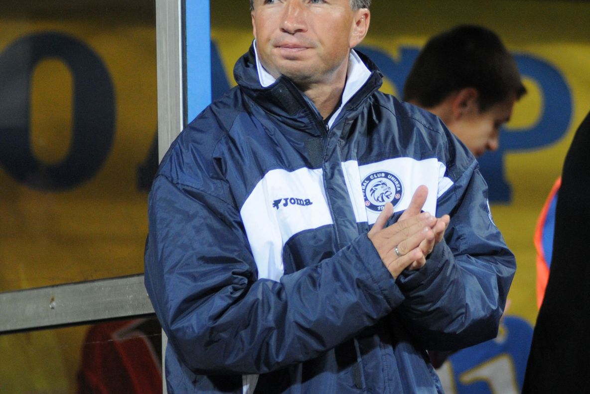 Dan Petrescu: Trebuie să câştigăm meciuri şi să ne calificăm!