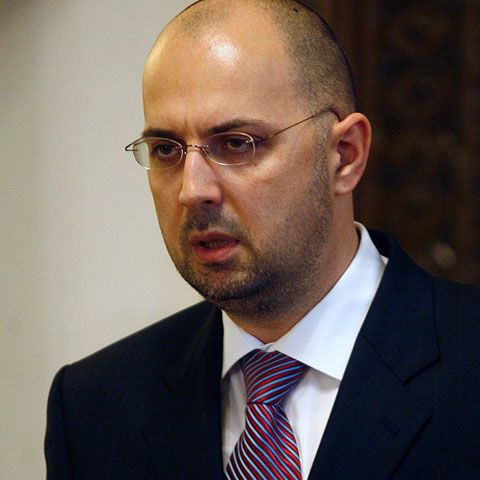 Kelemen Hunor, la depunerea candidaturii: România are nevoie de schimbarea Constituţiei