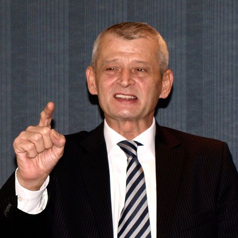 Sorin Oprescu îşi depune candidatura astăzi