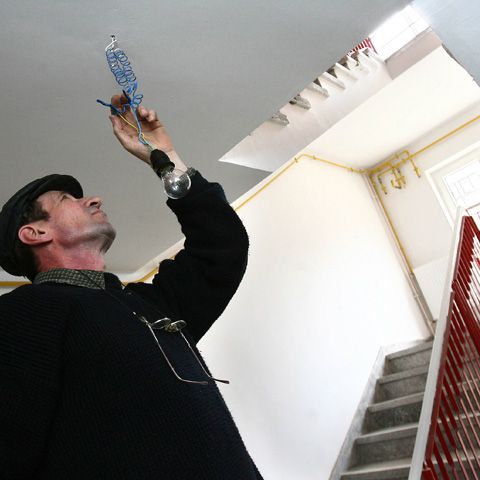 Primăria Arad a repartizat 100 de apartamente familiilor evacuate din imobilele retrocedate