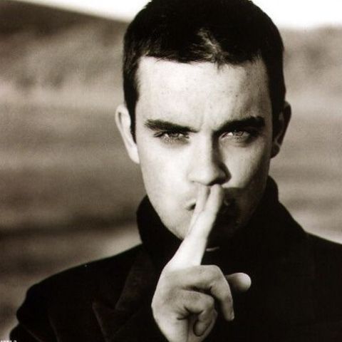 Robbie Williams a susţinut primul său concert live după trei ani 