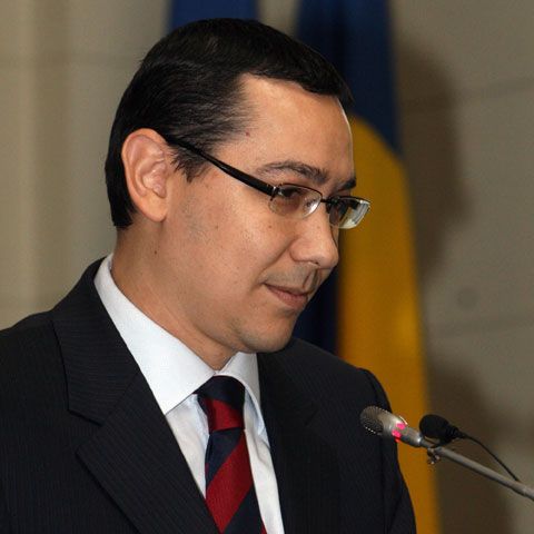 Ponta: Referendumul este o scamatorie a lui Băsescu