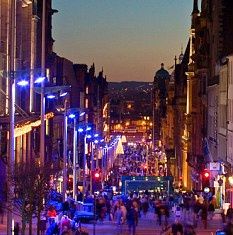 Iluminarea puternică a oraşului pe timpul nopţii ne afectează sănătatea mentală