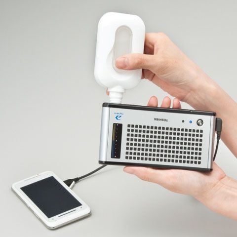 Toshiba a lansat bateria de telefon mobil care se încarcă în câteva secunde 