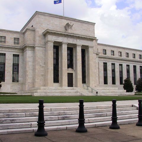 Statele Unite au impus limitări pentru salariile liderilor companiilor salvate de stat