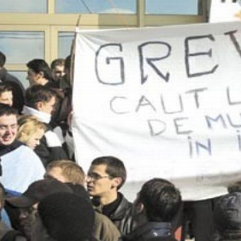 Salariaţii Transelectrica vor suspenda greva programată în 2 noiembrie, dar vor menţine pichetările