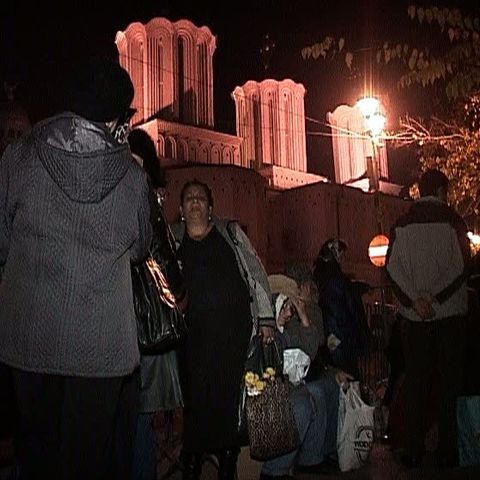 Mii de pelerini au luat cu asalt Bucureştiul pentru a se închina la moaştele a şase sfinţi