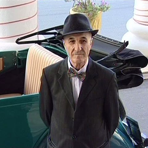 Gheorghe Dinică suferă de septicemie şi nu răspunde la tratament. Medicii sunt rezervaţi