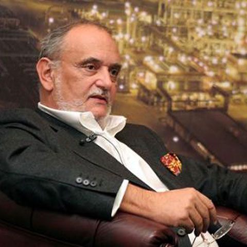 Dinu Patriciu vrea să cumpere una-două bănci pe an