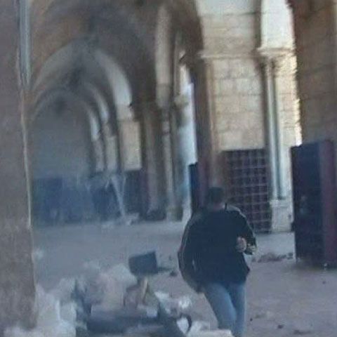 Confruntări violente între palestinieni şi poliţie pe Esplanada Moscheilor din Ierusalim