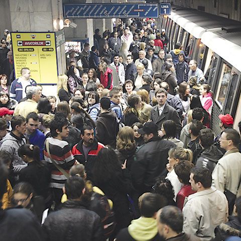 Circa 2.000 de salariaţi ai Metrorex vor organiza miercuri un miting de protest în Capitală