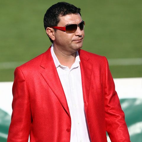 Dinamoviştii Borcea şi Turcu sar la gâtul arbitrului Ciprian Danşa!