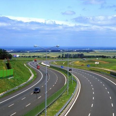 Bechtel mai are 7 kilometri de asfaltat din tronsonul Turda - Gilău al Autostrăzii Transilvania