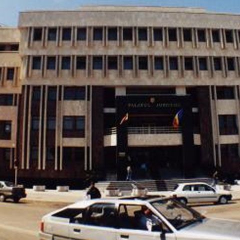 Palatul Justiţiei din Galaţi a fost evacuat în urma unei ameninţări cu bombă