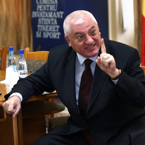 Alegeri la Ligă. Pică Mitică?