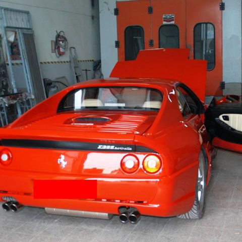 Poliţia italiană a descoperit un Ferrari falsificat