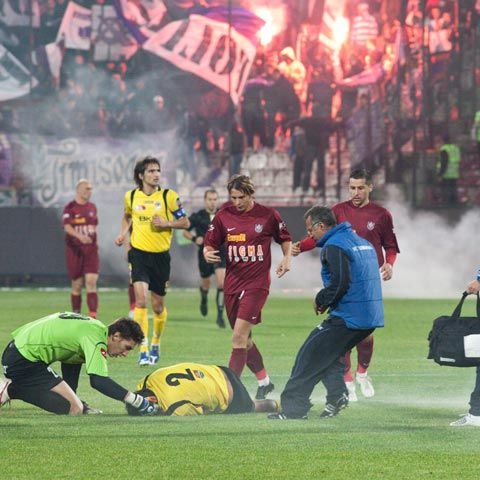 Doi suporteri ai FC Timişoara s-au ales cu dosare penale după meciul de la Cluj