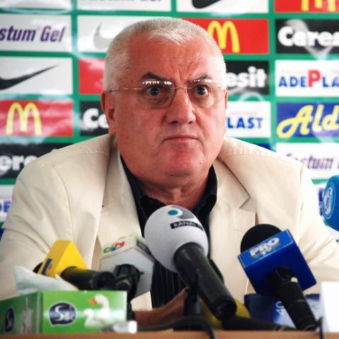 Dumitru Dragomir: "Dinamo a pierdut trei meciuri din cauza arbitrilor în acest sezon! Anul trecut a pierdut campionatul tot pe greşeli de arbitraj!"