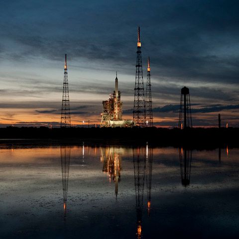 NASA vrea să trimită iar oameni pe Lună. Primul pas: lansarea  Ares I-X, cea mai mare rachetă din lume - VEZI VIDEO