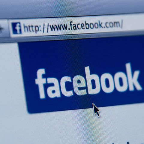 Facebook comemorează utilizatorii decedaţi