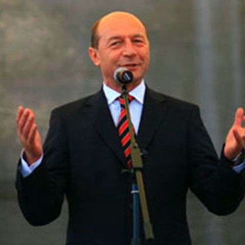 Politica e curvă, da' ştie şi să cânte!