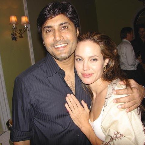 Angelina Jolie se teme de îmbrăţişări