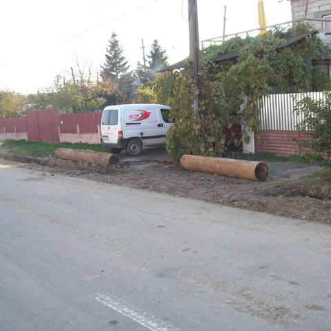 Un localnic din Mihăileşti, judeţul Giurgiu, a acuzat primăria că i-a blocat ieşirea din curte