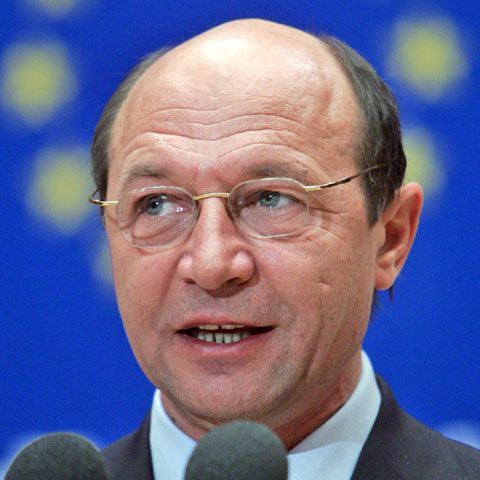 Traian Băsescu spune că România nu este de acord cu pretenţiile Cehiei pentru ratificarea Tratatului de la Lisabona