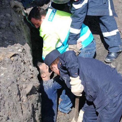 Peste o sută de muncitori în construcţii şi-au pierdut viaţa la locul de muncă anul trecut