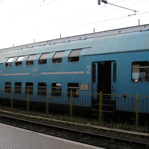 Justiţie pe şine: Un hoţ a fost bătut în Rapidul Galaţi - Bucureşti de şeful de tren şi un călător - VEZI VIDEO