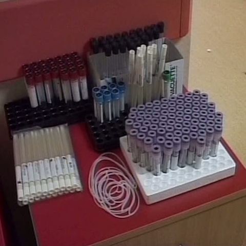 Presa centrală anunţă că România caută un milion de doze de vaccin 