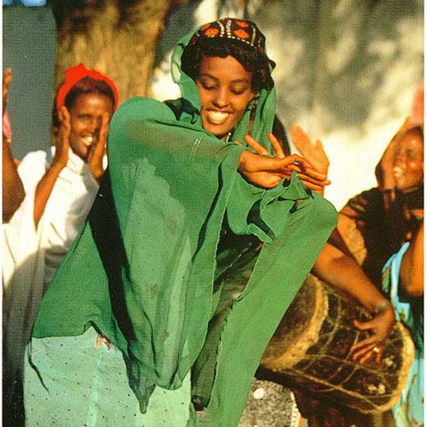 Un somalez de 112 ani s-a însurat cu o adolescentă de 17 ani